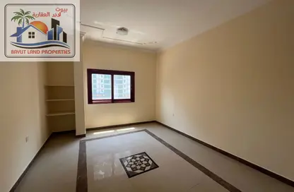 Apartment - 2 Bedrooms - 2 Bathrooms for rent in Al Khan 9 building - Al Khan - Sharjah