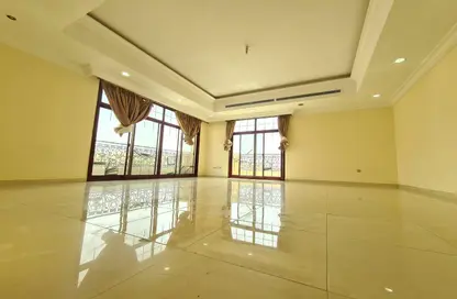 Apartment - 1 Bathroom for rent in Complex 8 - Khalifa City - Abu Dhabi