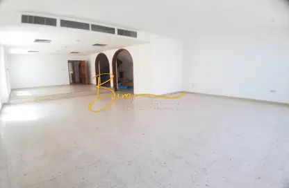 Empty Room image for: Villa - Studio - 5 Bathrooms for rent in Al Mushrif - Abu Dhabi, Image 1