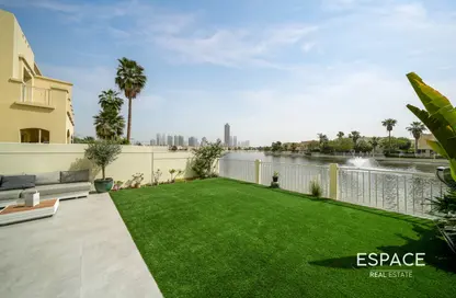 Villa - 3 Bedrooms - 3 Bathrooms for sale in Forat - The Lakes - Dubai