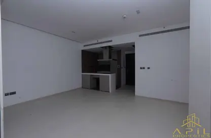 Empty Room image for: Apartment - 1 Bathroom for rent in West Avenue Tower - Dubai Marina - Dubai, Image 1