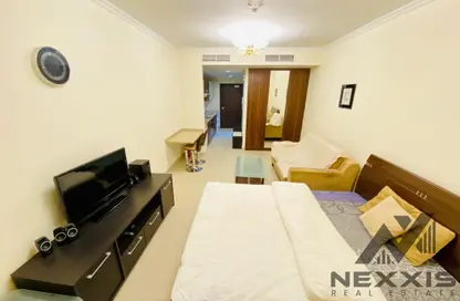 Apartment - Studio - 1 Bathroom for rent in Goldcrest Executive - JLT Cluster C - Jumeirah Lake Towers - Dubai