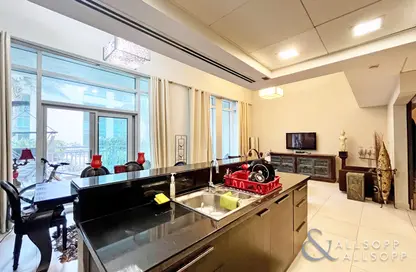 صورة لـ مطبخ شقة - غرفة نوم - 1 حمام للبيع في لوفتس بوديوم - ذا لوفت - دبي وسط المدينة - دبي ، صورة رقم 1