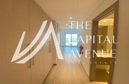 Apartment - Studio - 1 Bathroom for rent in Waters Edge - Yas Island - Abu Dhabi