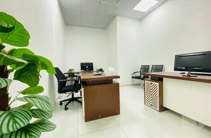 Office Space - Studio - 1 Bathroom for rent in Red Avenue - Al Garhoud - Dubai