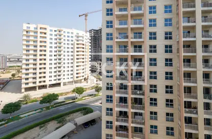 Apartment - 1 Bedroom - 2 Bathrooms for sale in Mazaya 6 - Queue Point - Dubai Land - Dubai