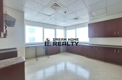 Apartment - 3 Bedrooms - 4 Bathrooms for rent in Al Khan Corniche - Al Khan - Sharjah