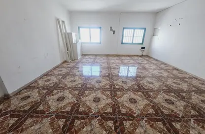 Apartment - 2 Bedrooms - 2 Bathrooms for rent in Abu Shagara building - Abu shagara - Sharjah