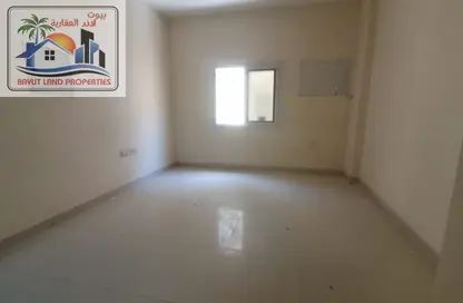 شقة - غرفة نوم - 1 حمام للايجار في مجمع مويلح - تجارية مويلح - الشارقة
