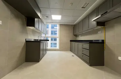 Apartment - 3 Bedrooms - 5 Bathrooms for rent in P1144 - Al Raha Beach - Abu Dhabi