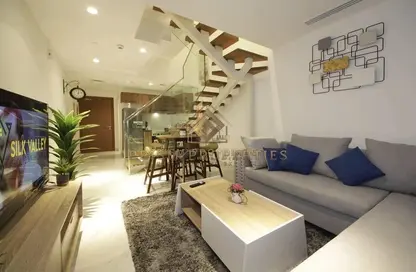 Apartment - 2 Bedrooms - 3 Bathrooms for sale in Oasis Residences - Masdar City - Abu Dhabi