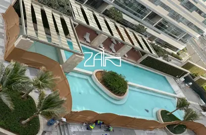 صورة لـ حوض سباحة شقة - 4 غرف نوم - 5 حمامات للبيع في مساكن لامار - برج السيف - شاطئ الراحة - أبوظبي ، صورة رقم 1