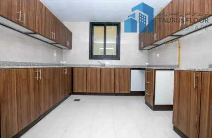 شقة - 2 غرف نوم - 3 حمامات للايجار في مبنى صلاح الدين - الخبيصي - ديرة - دبي