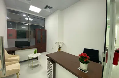 Office Space - Studio - 1 Bathroom for rent in Red Avenue - Al Garhoud - Dubai