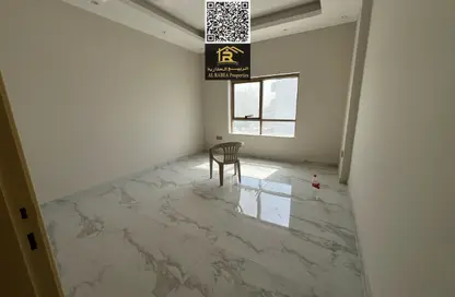 شقة - 2 غرف نوم - 3 حمامات للايجار في برج الكورنيش - طريق كورنيش عجمان - عجمان