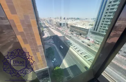 مكتب - استوديو - 2 حمامات للايجار في ام سكوير - منخول - بر دبي - دبي