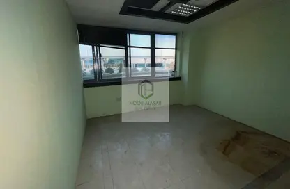 Empty Room image for: Office Space - Studio - 1 Bathroom for rent in Al Mamzar Centre - Hor Al Anz - Deira - Dubai, Image 1