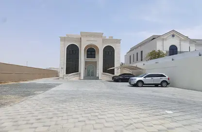 شقة - 2 غرف نوم - 2 حمامات للايجار في مدينة شخبوط - أبوظبي