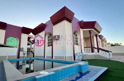 Villa - 3 Bedrooms - 5 Bathrooms for sale in Khuzam - Ras Al Khaimah