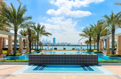 Pool image for: Apartment - 3 Bedrooms - 3 Bathrooms for rent in Sarai Apartments - Palm Jumeirah - Dubai, Image 1