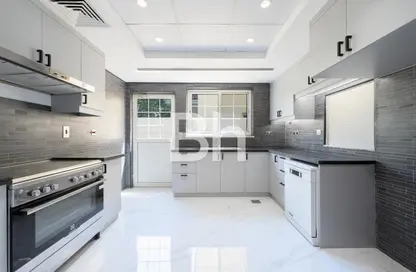 Villa - 4 Bedrooms for rent in Legacy - Jumeirah Park - Dubai