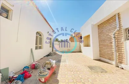 Villa - 2 Bedrooms - 2 Bathrooms for rent in Al Khabisi - Al Ain