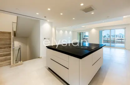 Townhouse - 3 Bedrooms for rent in Marina Residences 3 - Marina Residences - Palm Jumeirah - Dubai