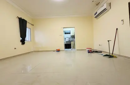 Apartment - Studio - 1 Bathroom for rent in Al Khalidiya - Abu Dhabi