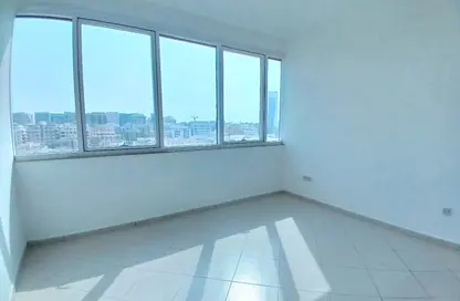 شقة - 2 غرف نوم - 3 حمامات للايجار في برج الشيخ نهيان بن زايد - شارع المطار - أبوظبي