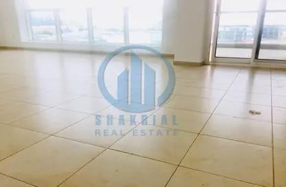 Apartment - 3 Bedrooms - 4 Bathrooms for rent in Khalidiya Centre - Cornich Al Khalidiya - Al Khalidiya - Abu Dhabi
