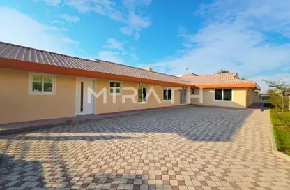 Villa - 4 Bedrooms - 4 Bathrooms for rent in Jumeirah 2 Villas - Jumeirah 2 - Jumeirah - Dubai