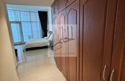 شقة - 2 غرف نوم - 2 حمامات للايجار في مساكن كورنيش عجمان - طريق كورنيش عجمان - عجمان