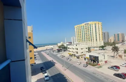 شقة - غرفة نوم - 1 حمام للايجار في مساكن كورنيش عجمان - طريق كورنيش عجمان - عجمان