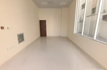 Shop - Studio - 1 Bathroom for rent in Al Naba'ah - Al Sharq - Sharjah