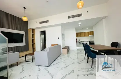 Apartment - 2 Bedrooms - 3 Bathrooms for rent in Oasis 2 - Oasis Residences - Masdar City - Abu Dhabi