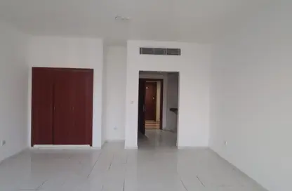 شقة - 1 حمام للايجار في X20 - طراز إنجليزي - المدينة الدولية - دبي شقة - 1 حمام للايجار في X20 - طراز إنجليزي - المدينة الدولية - دبي