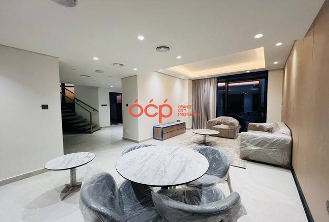 15955000 - Property Main Image