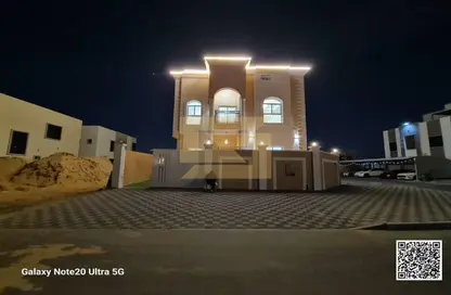 فيلا - 6 غرف نوم - 8 حمامات للبيع في قرية الاميرة - الياسمين - عجمان