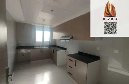 Apartment - 3 Bedrooms - 3 Bathrooms for rent in Al Jurf 2 - Al Jurf - Ajman Downtown - Ajman