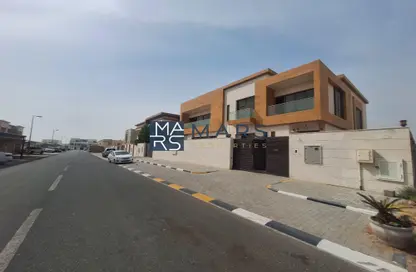 فيلا - 5 غرف نوم - 8 حمامات للايجار في حوشي 1 - حوشي - البادي - الشارقة