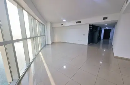 شقة - 2 غرف نوم - 3 حمامات للايجار في برج راس الخيمة - مارينا سكوير - جزيرة الريم - أبوظبي