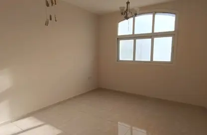 شقة - غرفة نوم - 1 حمام للايجار في بناية البطينة 9 - البطينة - الشارقة شقة - غرفة نوم - 1 حمام للايجار في بناية البطينة 9 - البطينة - الشارقة