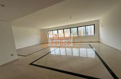 Apartment - 4 Bedrooms - 4 Bathrooms for rent in Khalifa Street - Abu Dhabi