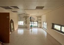 مكتب - 1 حمام للكراء في شارع دلما - المشرف - أبوظبي