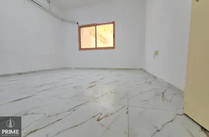 Apartment - 1 Bedroom - 1 Bathroom for rent in Khalidiya Centre - Cornich Al Khalidiya - Al Khalidiya - Abu Dhabi