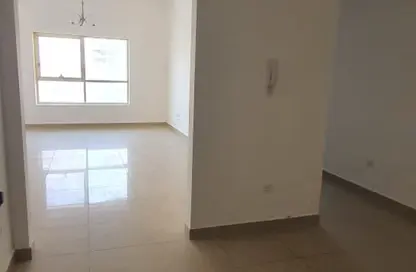 Apartment - 2 Bedrooms - 3 Bathrooms for sale in Al Khan - Sharjah