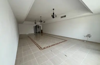 شقة - 3 غرف نوم - 3 حمامات للايجار في شارع التعاون - التعاون - الشارقة