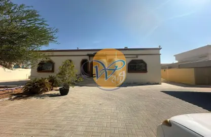 Villa - 4 Bedrooms - 5 Bathrooms for rent in Al Dhait South - Al Dhait - Ras Al Khaimah
