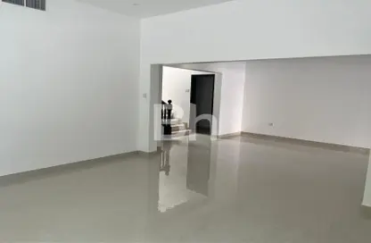 Villa - 3 Bedrooms - 6 Bathrooms for rent in Falcon Villas - Al Garhoud - Dubai