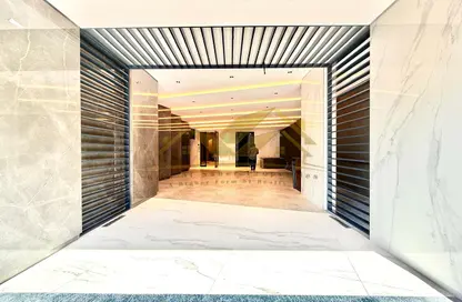 Shop - Studio - 1 Bathroom for rent in Jumeirah Garden City - Al Satwa - Dubai